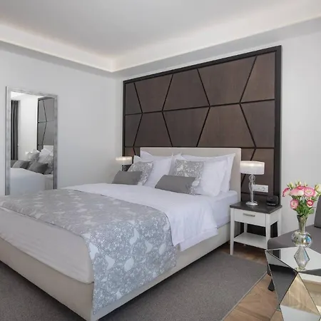 מלון Ellure Luxury