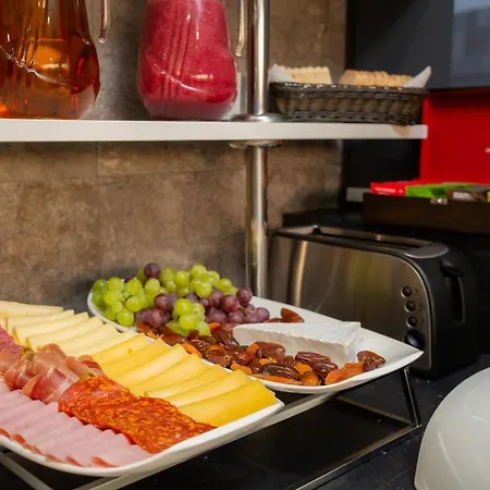 Ellure Luxury מלון 4*