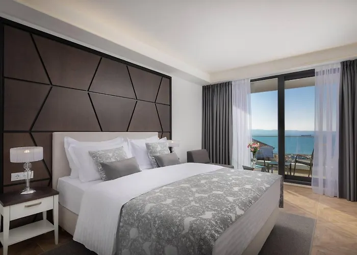 Ellure Luxury Hotel 4*