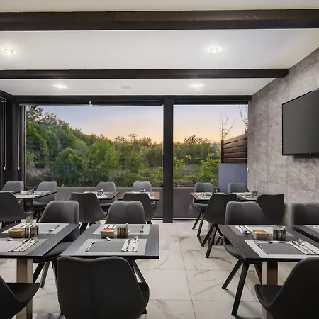 Szálloda Ellure Luxury 4*